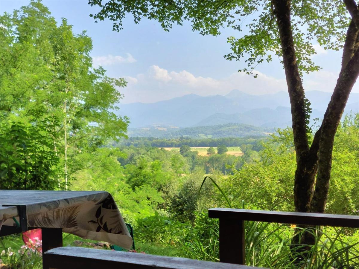 Cabane dans les bois avec vue sur les Pyrénées Saint-Laurent-de-Neste Extérieur photo