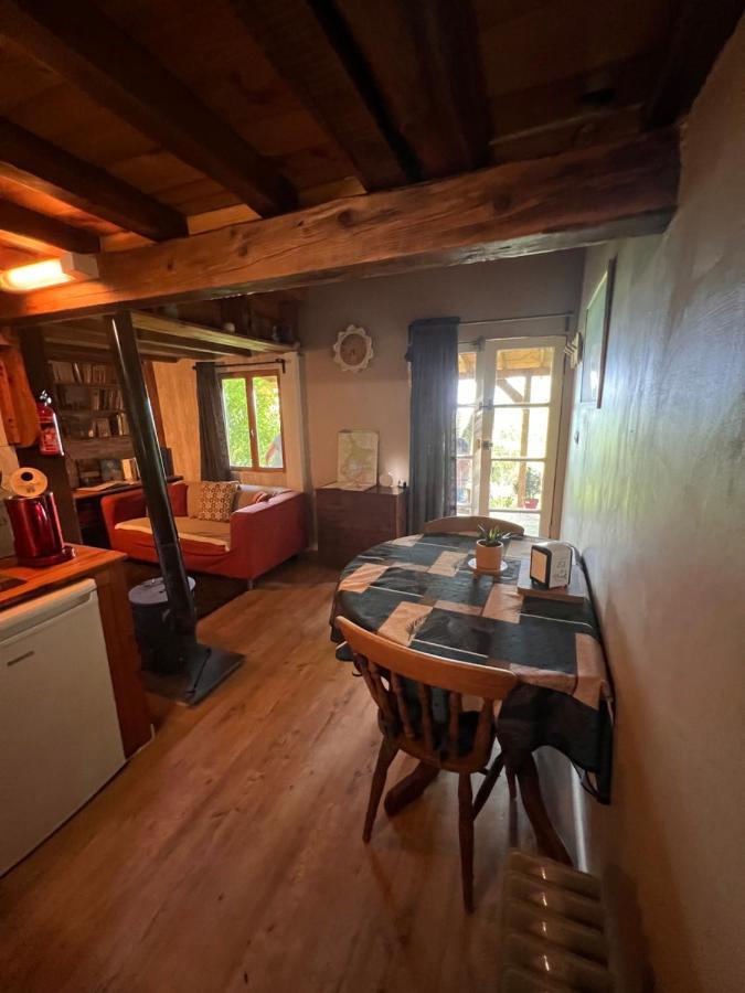 Cabane dans les bois avec vue sur les Pyrénées Saint-Laurent-de-Neste Extérieur photo